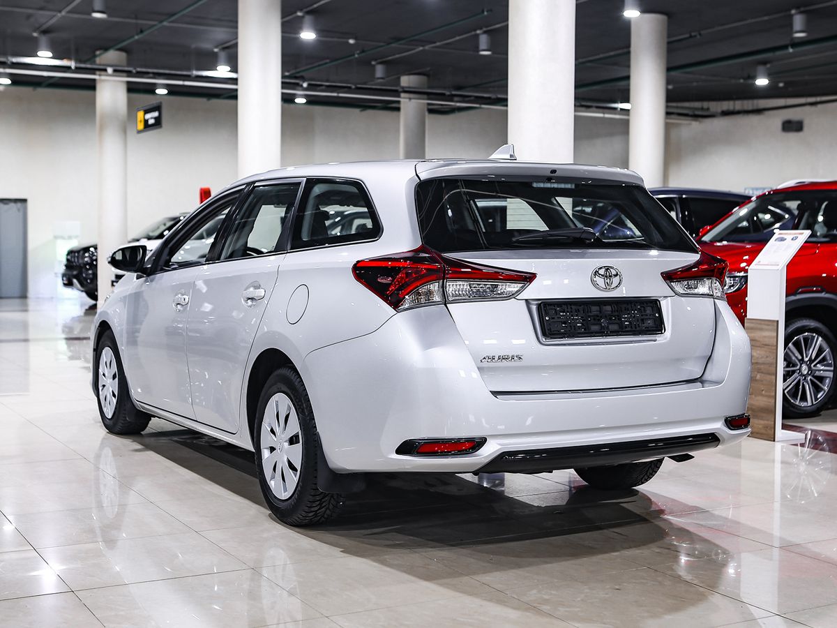 Купить Auris с пробегом